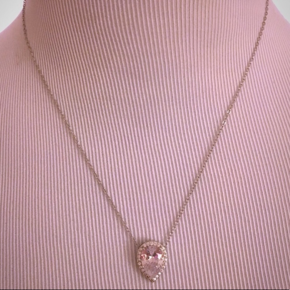 🌟BRAND NEW🌟 Pear Shaped 💎Diamond💎 Necklace